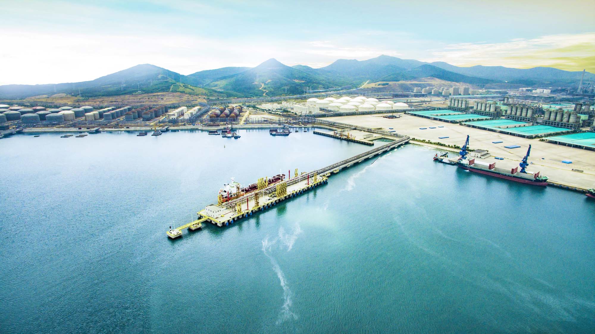 43长兴岛恒力石化项目配套石油化工码、散杂货码头及通用泊位码头.jpg