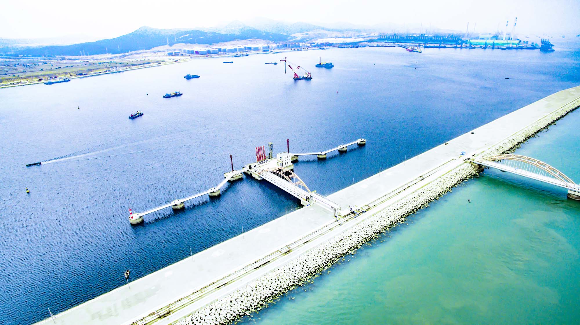 1536062958348040491.jpg 3、大连港长兴岛10万吨原油码头工程.jpg